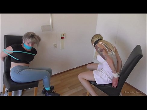 ❤️ Toksomaniulo / ligita kaj buŝoŝtopita / junulino en mizero ❌ Porno ĉe ni ️❤